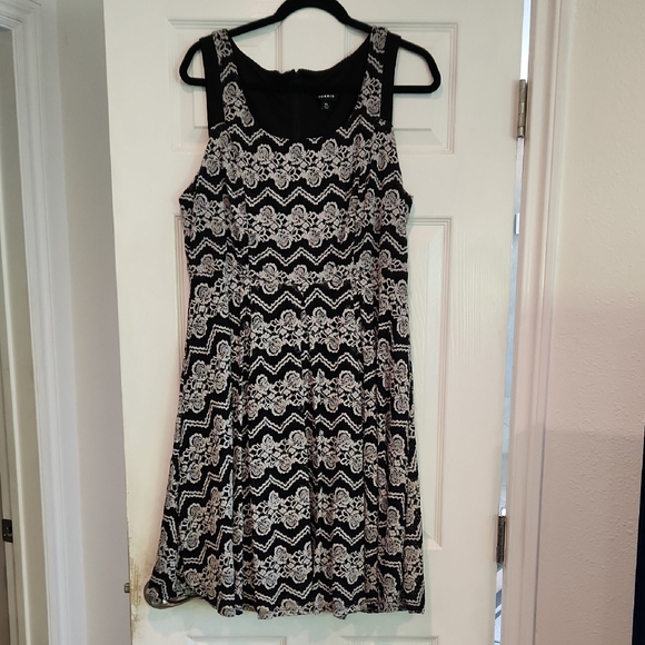 torrid Dresses & Skirts - Torrid Sz 14 Preowned Black And White Lace Skater Brunch Summer Cocktail Dress